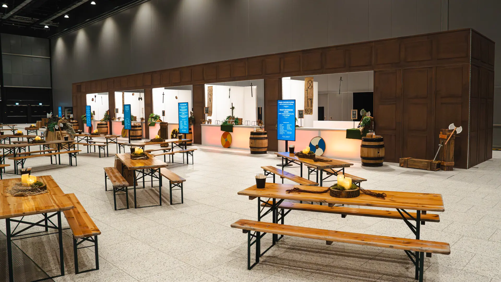 Build up unit med mad og drikke i vikingetema til event i Bella Center.