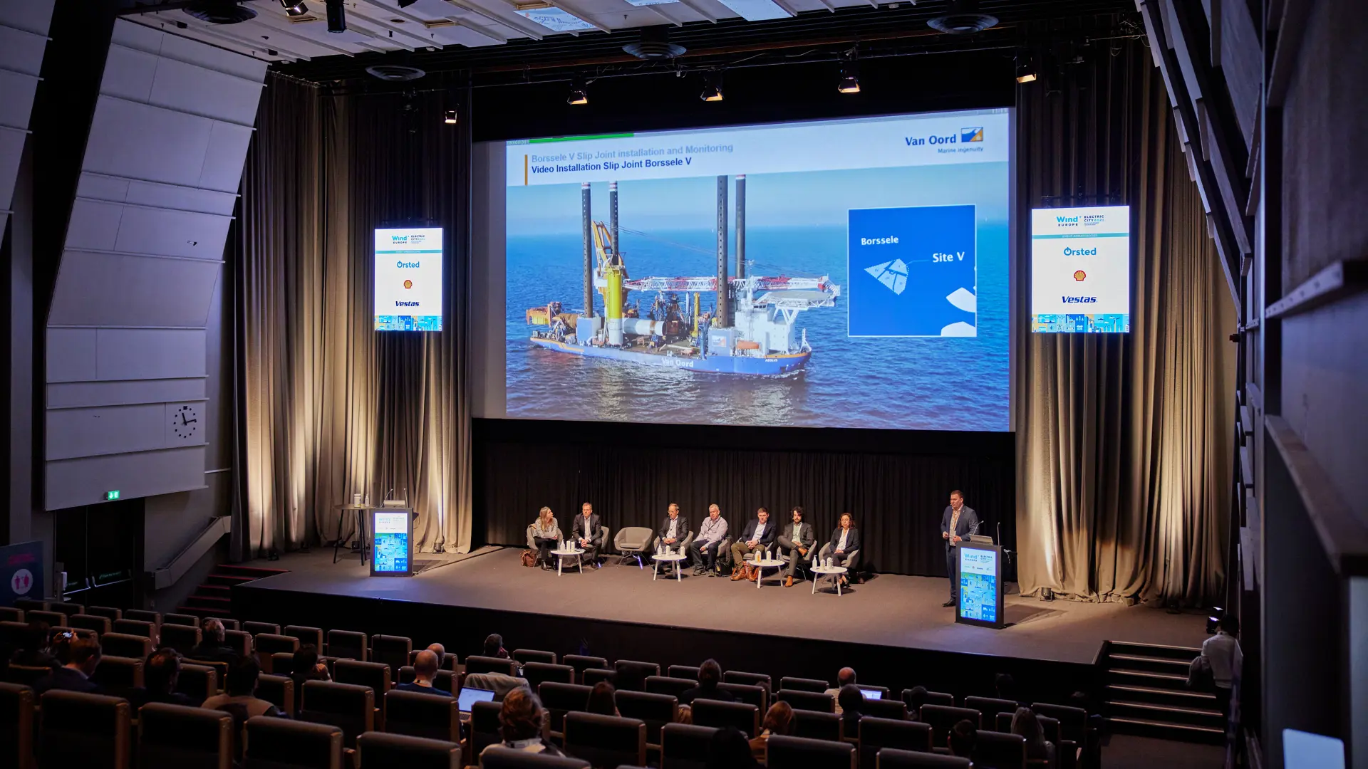 Foredrag i Auditorium 15, Bella Center, København – plug & play-løsning med professionelt AV-udstyr.