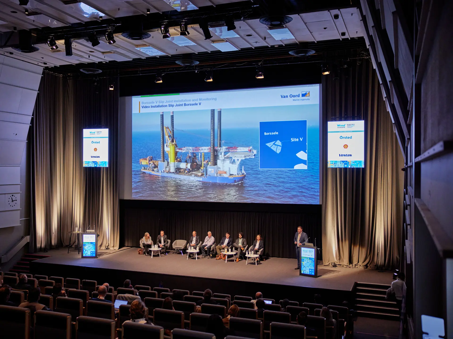 Foredrag i Auditorium 15, Bella Center, København – plug & play-løsning med professionelt AV-udstyr.