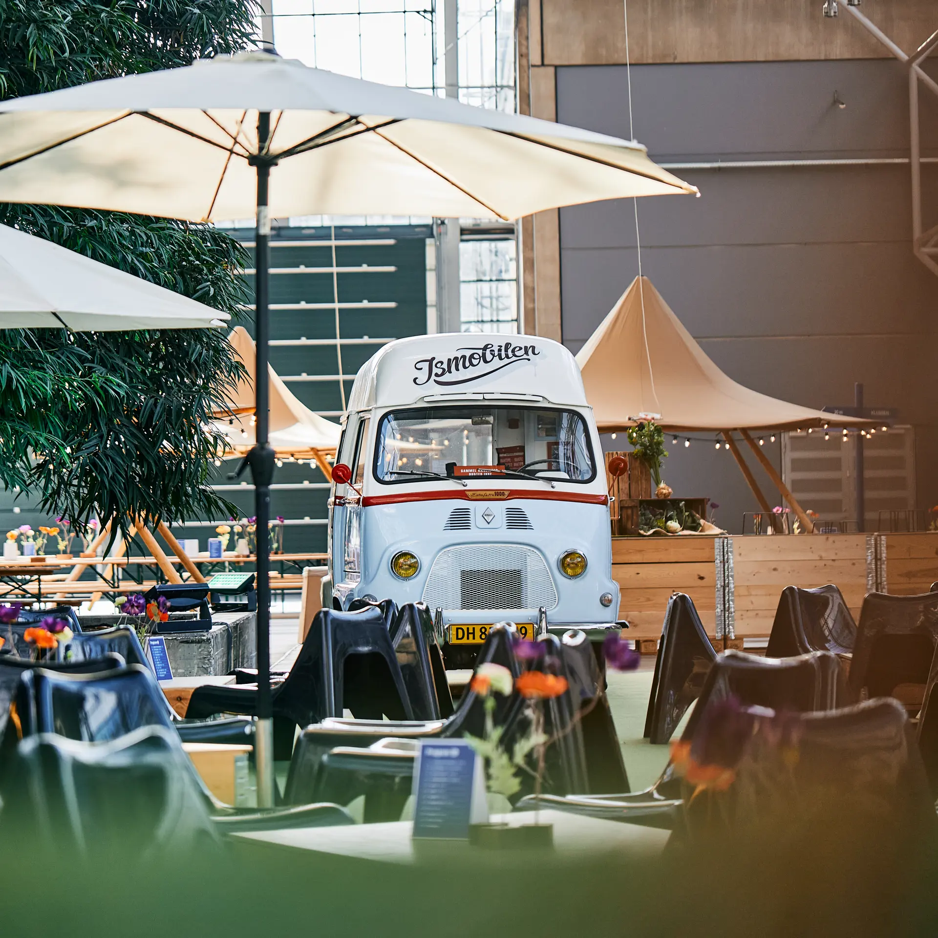 Foodtruck og loungeområde til firmaarrangement i Bella Center.