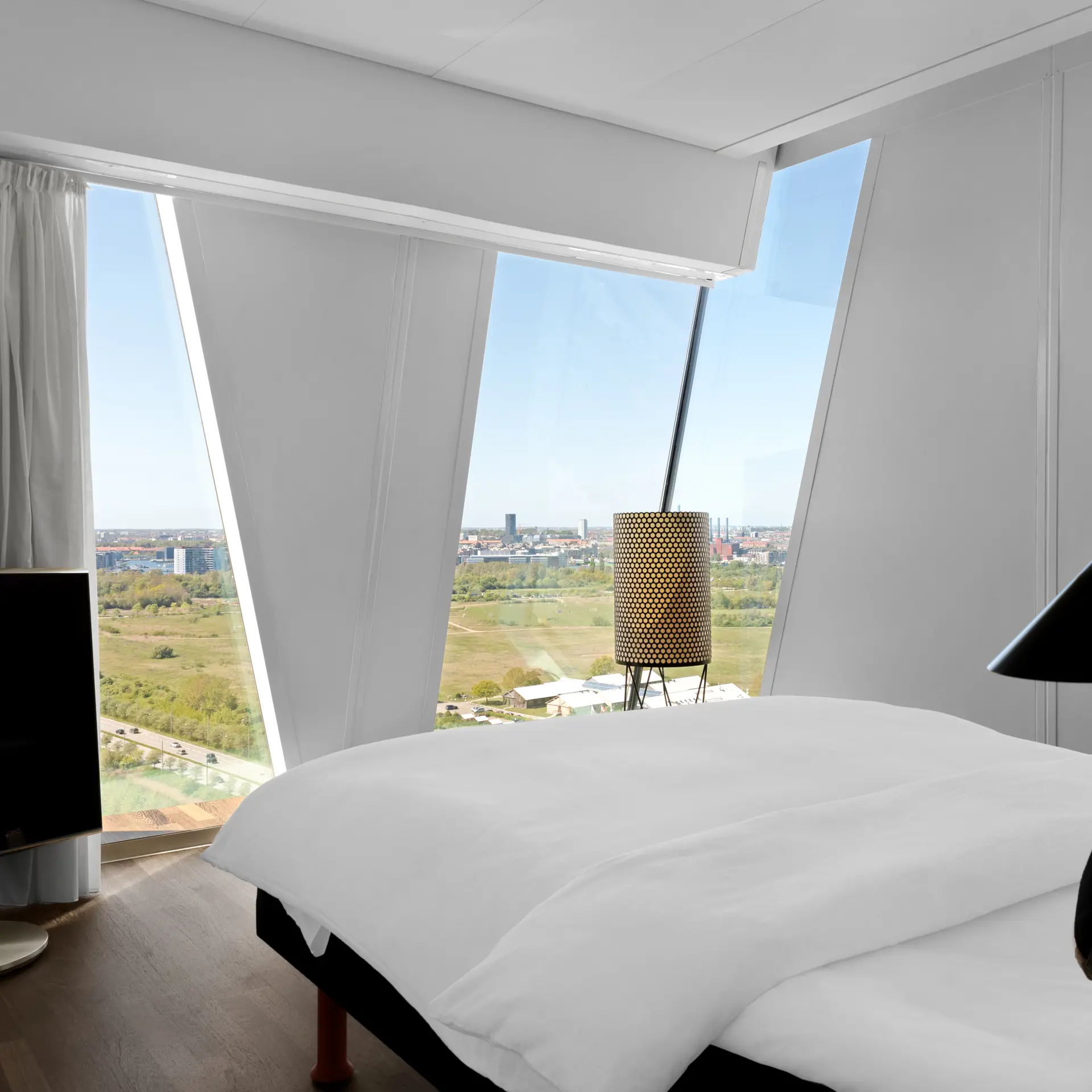 Hotelværelse med udsigt over København fra Bella Sky hotel.